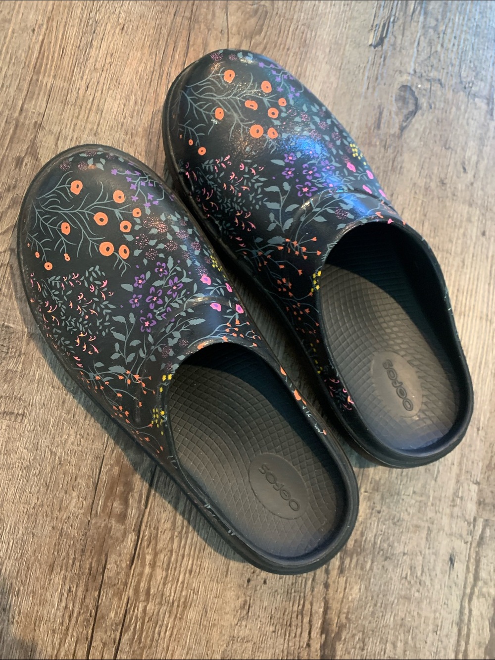 OOFOS Black Floral Clog Mules with Orange and Purple Blooms